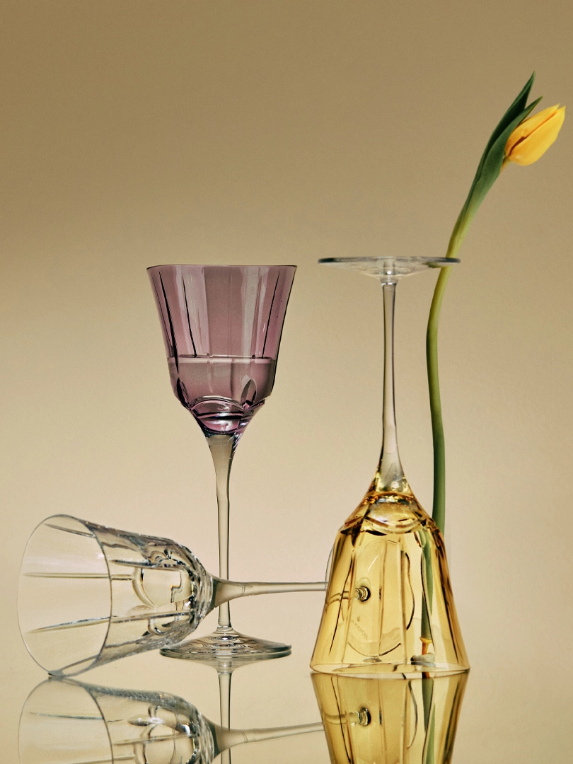001001000618_Taça_de_Vinho_Roxo_Carré_2.jpg